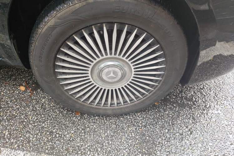 Used Mercedes-Benz Vito 2021 2.0T Business Version 7 Seats Right Front Wheel Hub