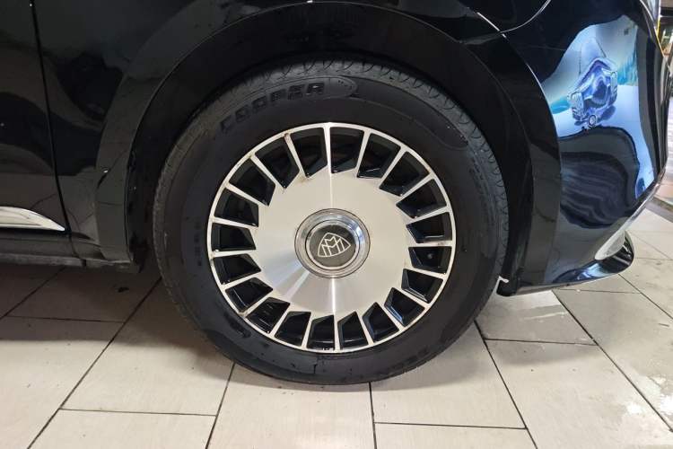 Used Mercedes-Benz Vito  Right Front Wheel Hub