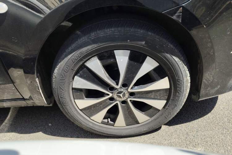 Used Mercedes-Benz Vito 2021 2.0T Elite Version 7 Seats Right Front Wheel Hub