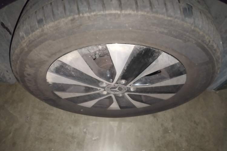 Used Mercedes-Benz Vito 2021 2.0T Business Version 7 Seats Right Front Wheel Hub