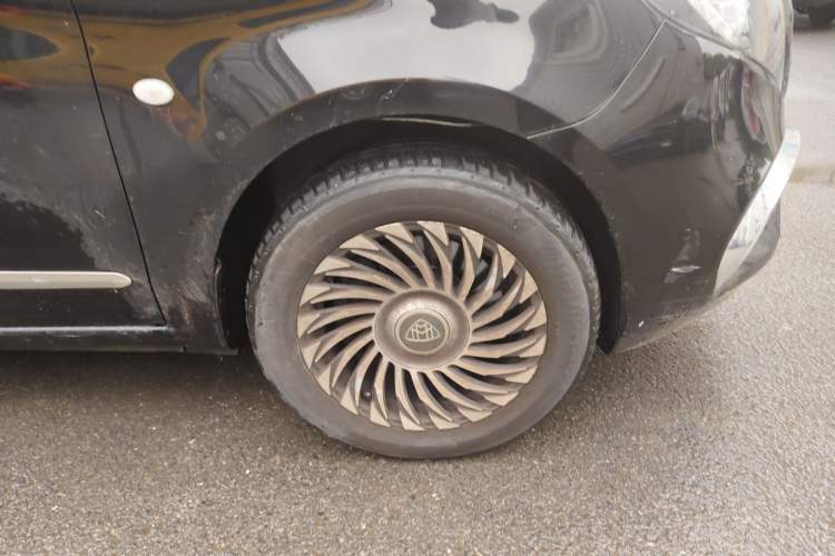 Used Mercedes-Benz Vito 2021 2.0T Elite Version 7 Seats Right Front Wheel Hub