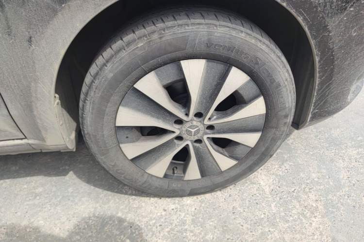 Used Mercedes-Benz Vito 2021 2.0T Business Version 7 Seats Right Front Wheel Hub