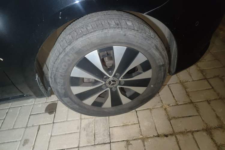 Used Mercedes-Benz Vito 2021 2.0T Business Version 7 Seats Right Front Wheel Hub
