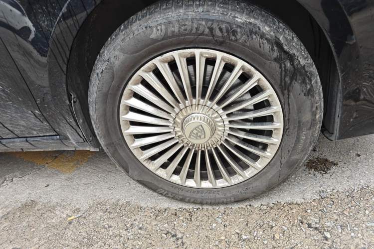 Used Mercedes-Benz Vito 2021 2.0T Business Version 7 Seats Right Front Wheel Hub