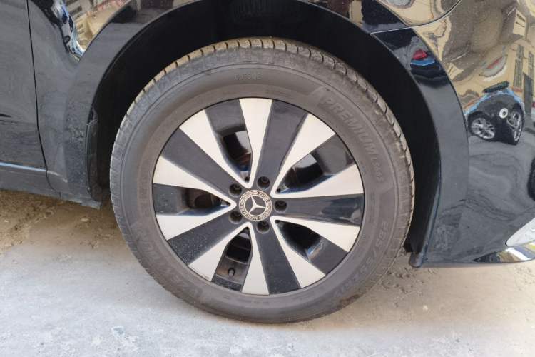 Used Mercedes-Benz Vito 2021 2.0T Elite Version 7 Seats Right Front Wheel Hub