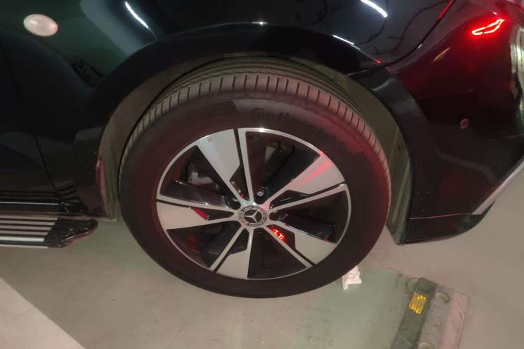 Used Mercedes-Benz Vito 2021 2.0T Elite Version 7 Seats Right Front Wheel Hub