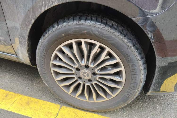 Used Mercedes-Benz Vito 2021 2.0T Business Version 7 Seats Right Front Wheel Hub