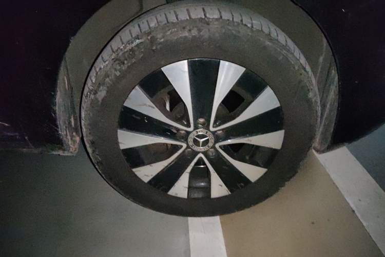 Used Mercedes-Benz Vito 2021 2.0T Business Version 7 Seats Right Front Wheel Hub