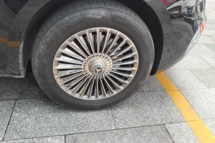 Used Mercedes-Benz Vito 2021 2.0T Business Version 7 Seats Right Front Wheel Hub