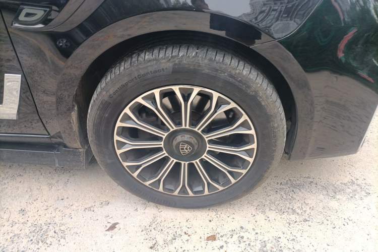 Used Mercedes-Benz Vito 2021 2.0T Business Version 7 Seats Right Front Wheel Hub