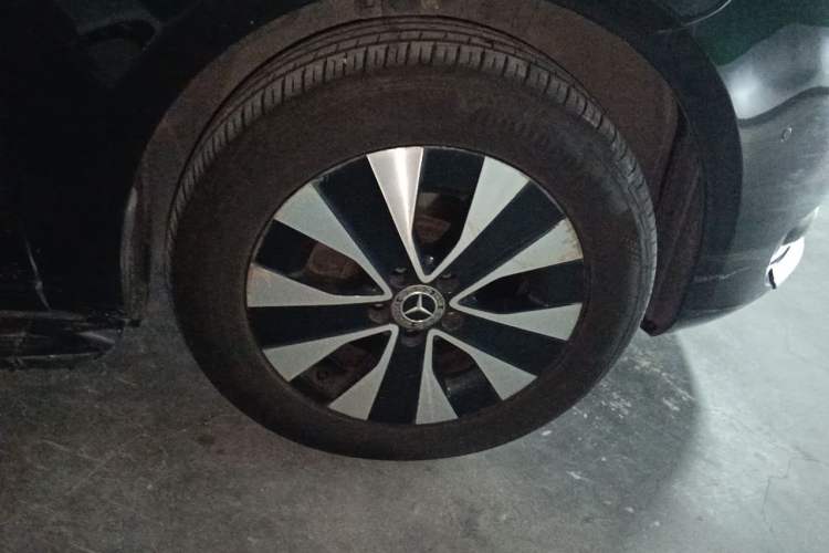 Used Mercedes-Benz Vito 2021 2.0T Elite Version 7 Seats Right Front Wheel Hub