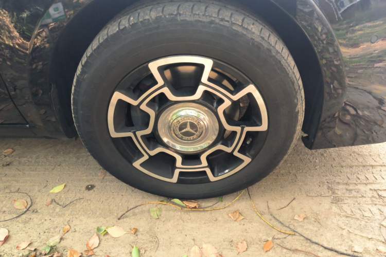 Used Mercedes-Benz Vito 2021 2.0T Business Version 7 Seats Right Front Wheel Hub
