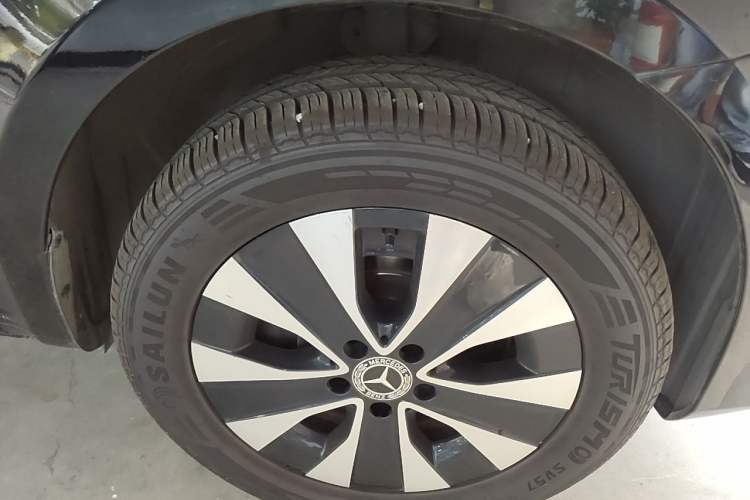 Used Mercedes-Benz Vito 2021 2.0T Business Version 7 Seats Right Front Wheel Hub