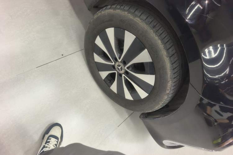 Used Mercedes-Benz Vito 2021 2.0T Business Version 7 Seats Right Front Wheel Hub