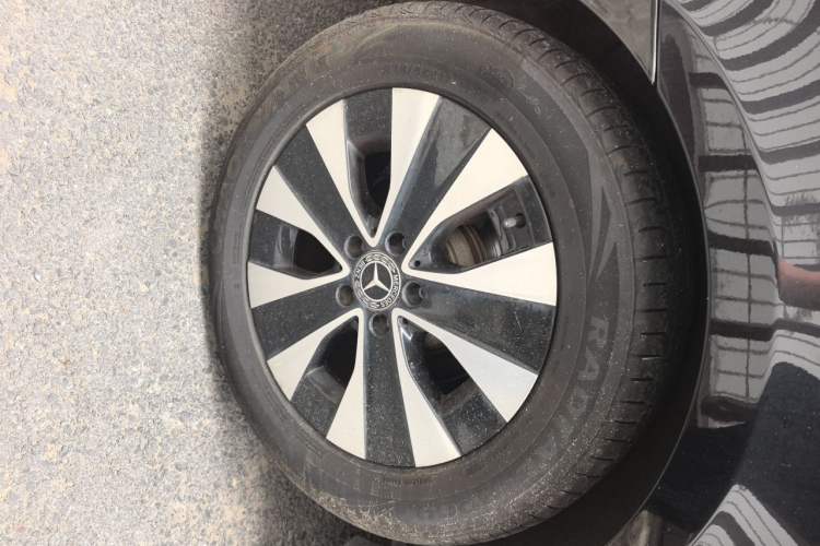 Used Mercedes-Benz Vito  Right Front Wheel Hub