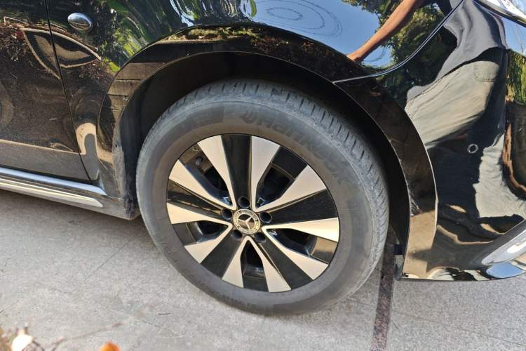 Used Mercedes-Benz Vito 2021 2.0T Business Version 7 Seats Right Front Wheel Hub