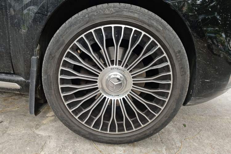 Used Mercedes-Benz Vito 2021 2.0T Elite Version 7 Seats Right Front Wheel Hub