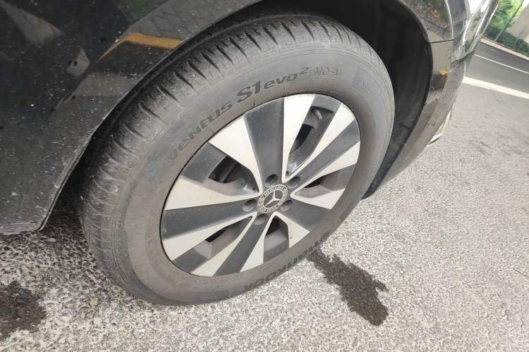 Used Mercedes-Benz Vito 2021 2.0T Elite Version 7 Seats Right Front Wheel Hub