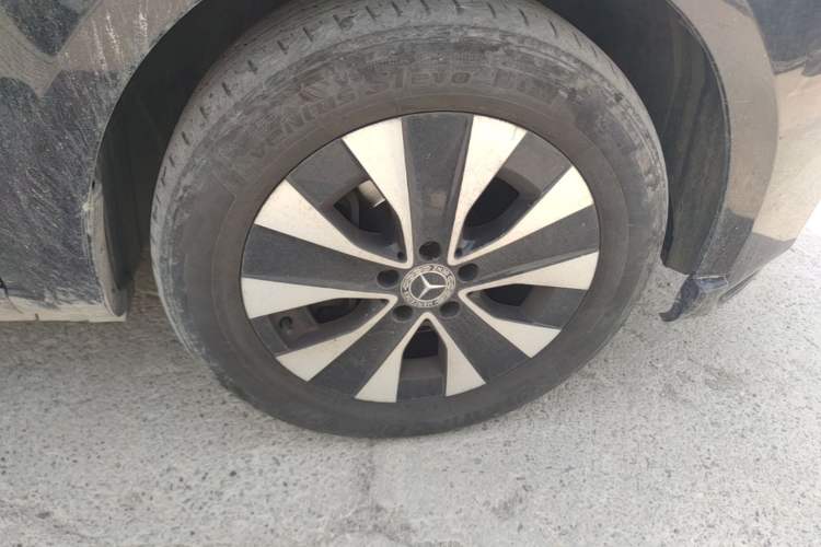 Used Mercedes-Benz Vito 2021 2.0T Business Version 7 Seats Right Front Wheel Hub