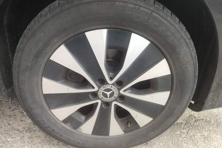 Used Mercedes-Benz Vito 2021 2.0T Business Version 7 Seats Right Front Wheel Hub