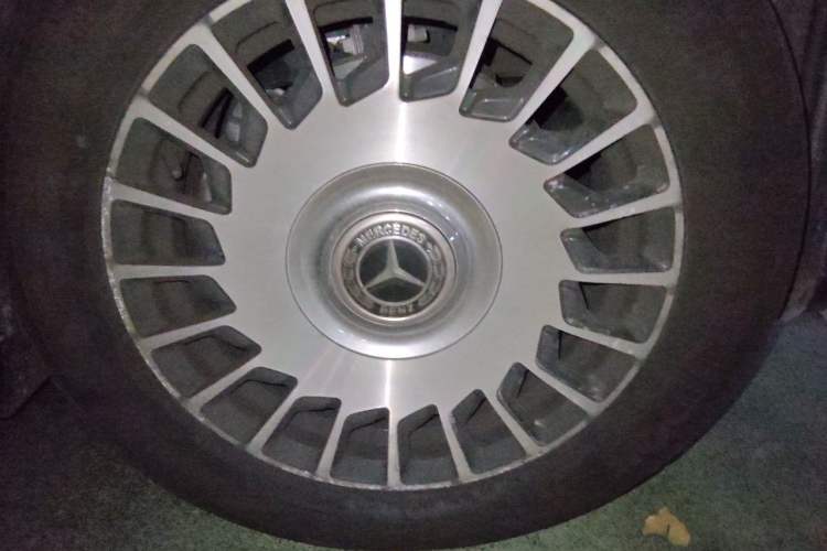 Used Mercedes-Benz Vito 2021 2.0T Business Version 7 Seats Right Front Wheel Hub