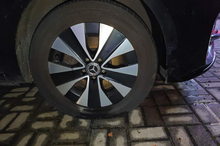 Used Mercedes-Benz Vito 2021 2.0T Business Version 7 Seats Right Front Wheel Hub