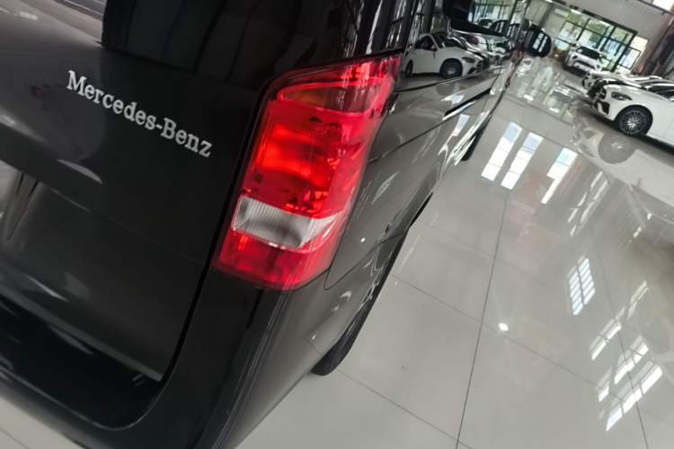 Used Mercedes-Benz Vito 2021 2.0T Elite Version 7 Seats Right Rear Taillight