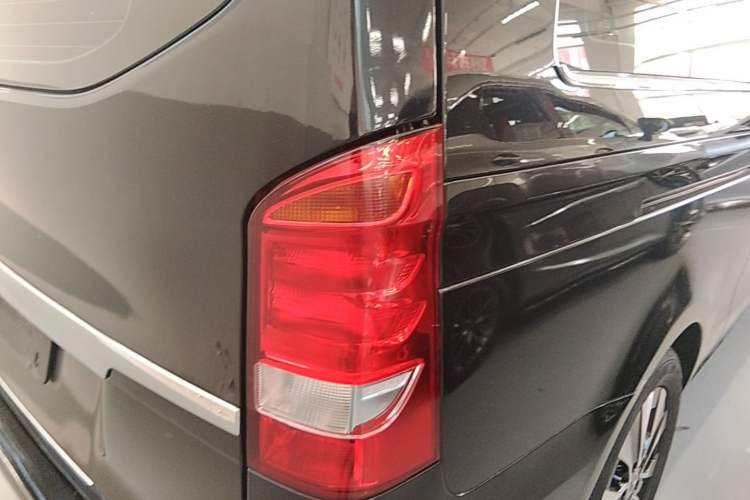 Used Mercedes-Benz Vito 2021 2.0T Elite Version 7 Seats Right Rear Taillight