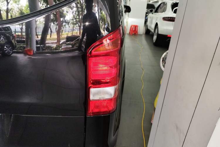 Used Mercedes-Benz Vito 2021 2.0T Business Version 7 Seats Right Rear Taillight