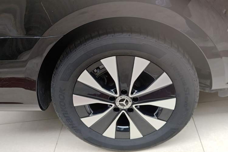 Used Mercedes-Benz Vito 2021 2.0T Elite Version 7 Seats Right Rear Wheel Hub