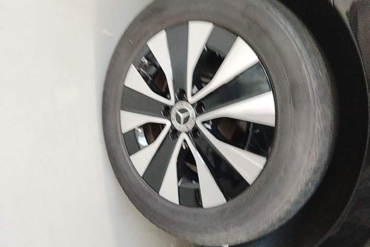 Used Mercedes-Benz Vito 2021 2.0T Elite Version 7 Seats Right Rear Wheel Hub
