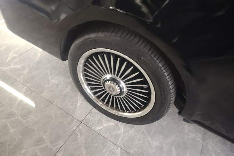 Used Mercedes-Benz Vito 2021 2.0T Business Version 7 Seats Right Rear Wheel Hub