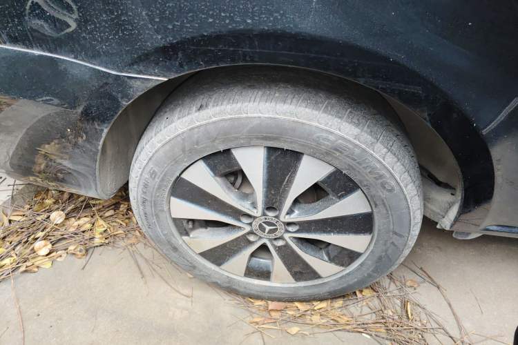 Used Mercedes-Benz Vito 2021 2.0T Elite Version 7 Seats Right Rear Wheel Hub