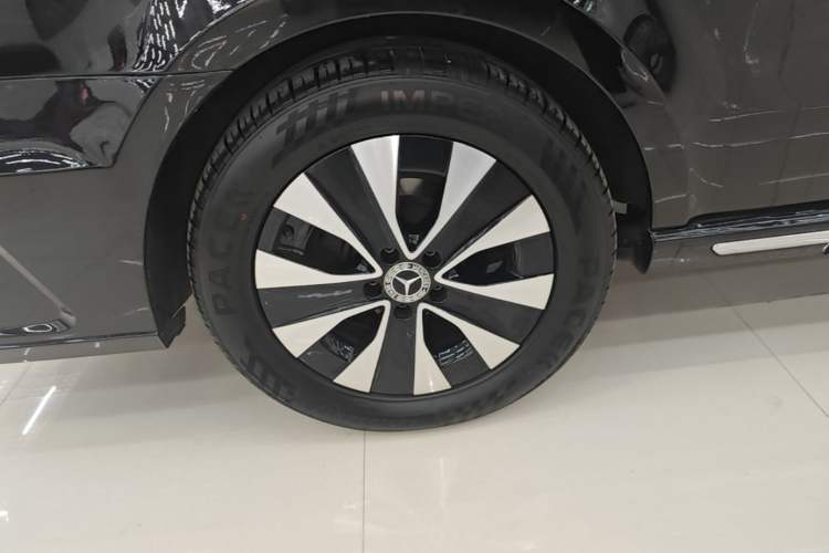 Used Mercedes-Benz Vito 2021 2.0T Business Version 7 Seats Right Rear Wheel Hub