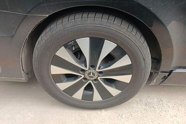 Used Mercedes-Benz Vito 2021 2.0T Elite Version 7 Seats Right Rear Wheel Hub