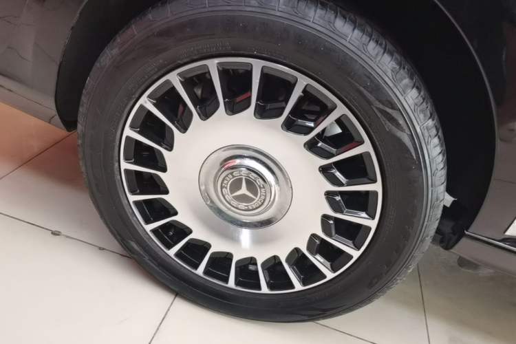 Used Mercedes-Benz Vito 2021 2.0T Elite Version 7 Seats Right Rear Wheel Hub