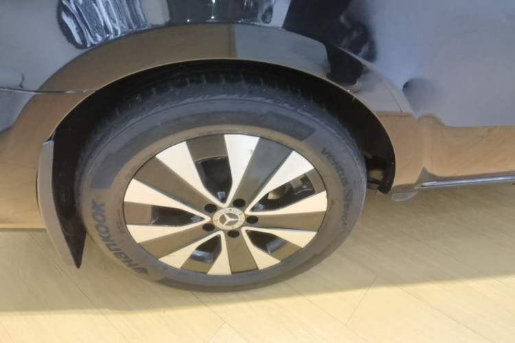 Used Mercedes-Benz Vito 2021 2.0T Business Version 7 Seats Right Rear Wheel Hub