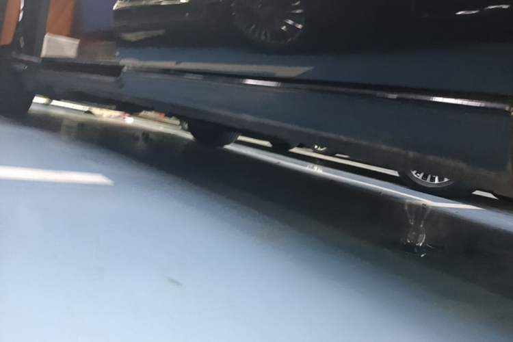 Used Mercedes-Benz Vito 2021 2.0T Elite Version 7 Seats Right Side Sill