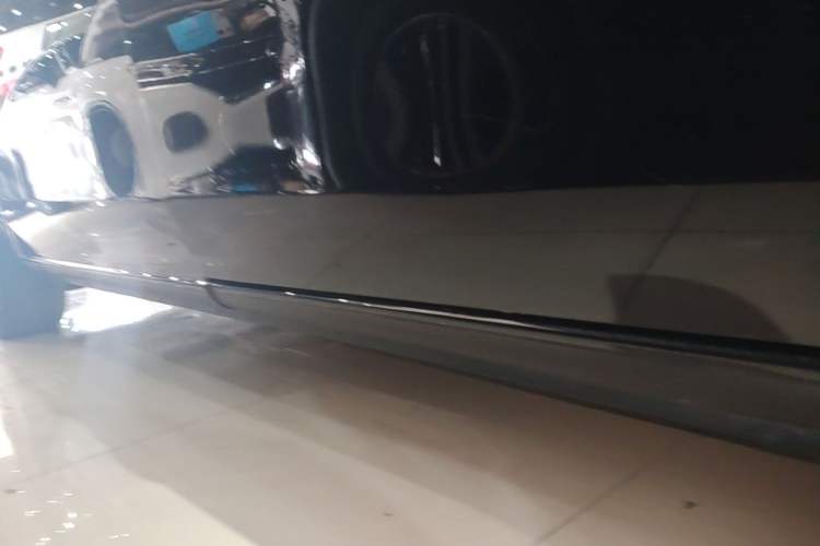 Used Mercedes-Benz Vito 2021 2.0T Business Version 7 Seats Right Side Sill
