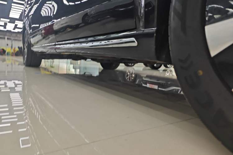 Used Mercedes-Benz Vito 2021 2.0T Business Version 7 Seats Right Side Sill
