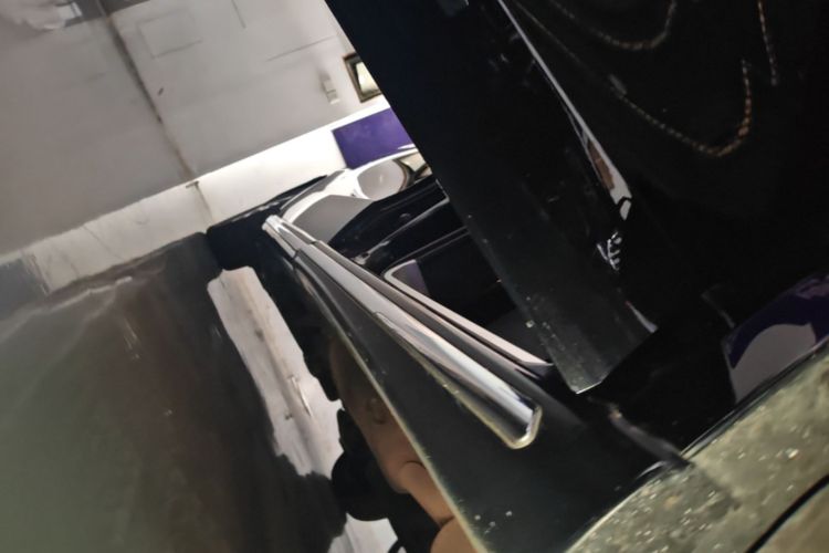 Used Mercedes-Benz Vito 2021 2.0T Elite Version 7 Seats Right Side Sill