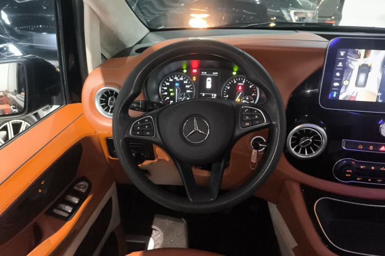 Used Mercedes-Benz Vito 2021 2.0T Elite Version 7 Seats Steering Wheel