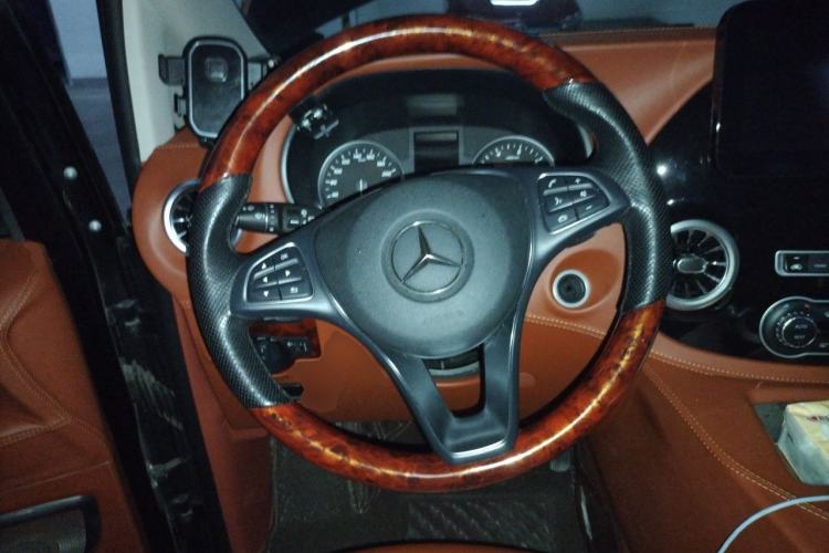 Used Mercedes-Benz Vito 2021 2.0T Business Version 7 Seats Steering Wheel