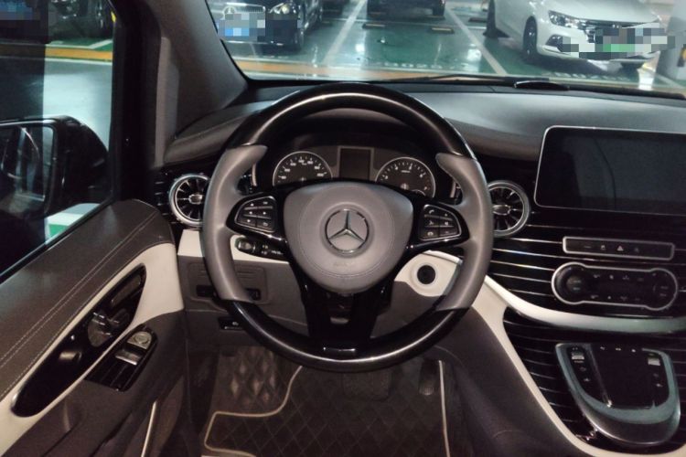 Used Mercedes-Benz Vito 2021 2.0T Business Version 7 Seats Steering Wheel