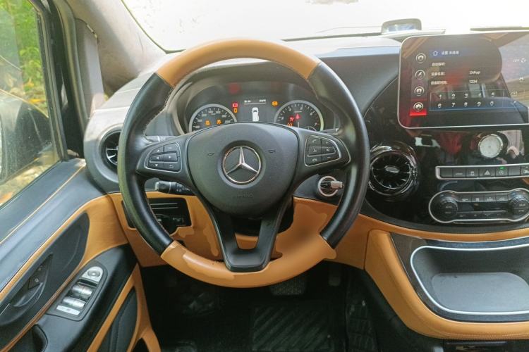 Used Mercedes-Benz Vito 2021 2.0T Elite Version 7 Seats Steering Wheel