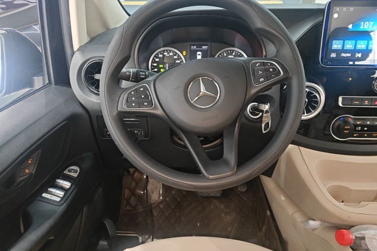 Used Mercedes-Benz Vito 2021 2.0T Elite Version 7 Seats Steering Wheel