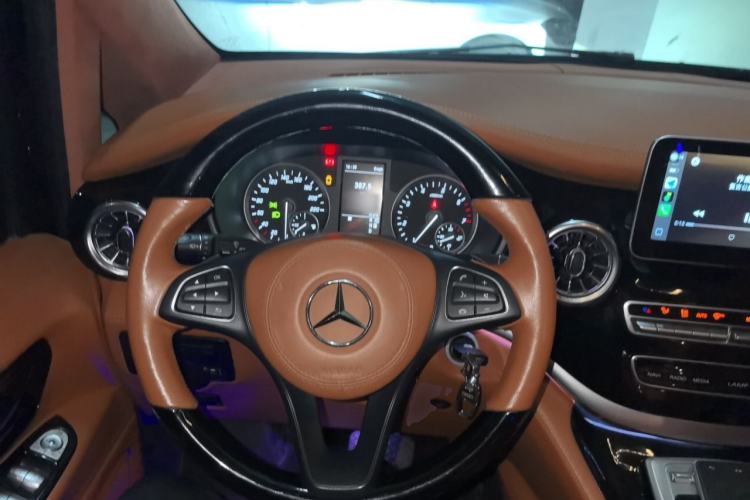 Used Mercedes-Benz Vito 2021 2.0T Elite Version 7 Seats Steering Wheel