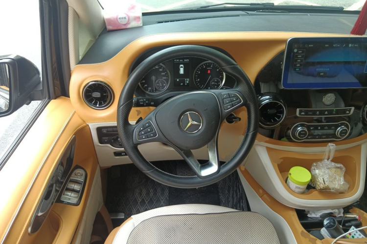Used Mercedes-Benz Vito 2021 2.0T Business Version 7 Seats Steering Wheel