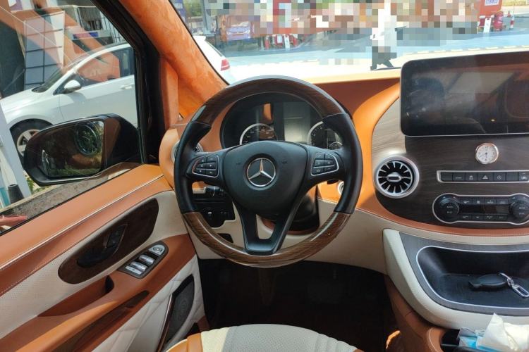 Used Mercedes-Benz Vito 2021 2.0T Elite Version 7 Seats Steering Wheel