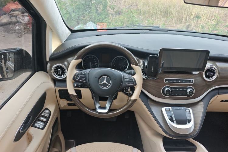 Used Mercedes-Benz Vito 2021 2.0T Business Version 7 Seats Steering Wheel